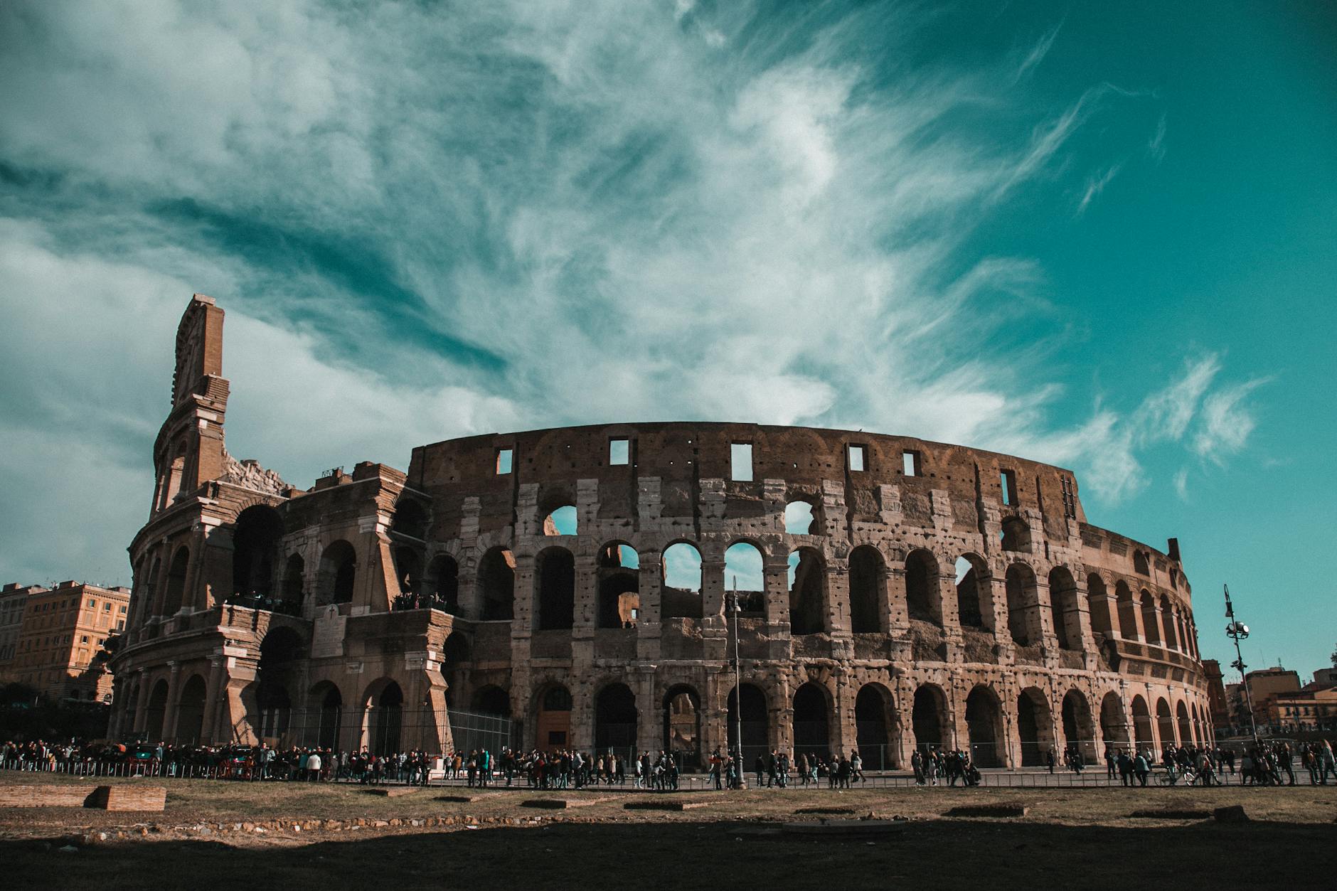 Moving to Italy from the UK: Currency & Transfer Guide 2026