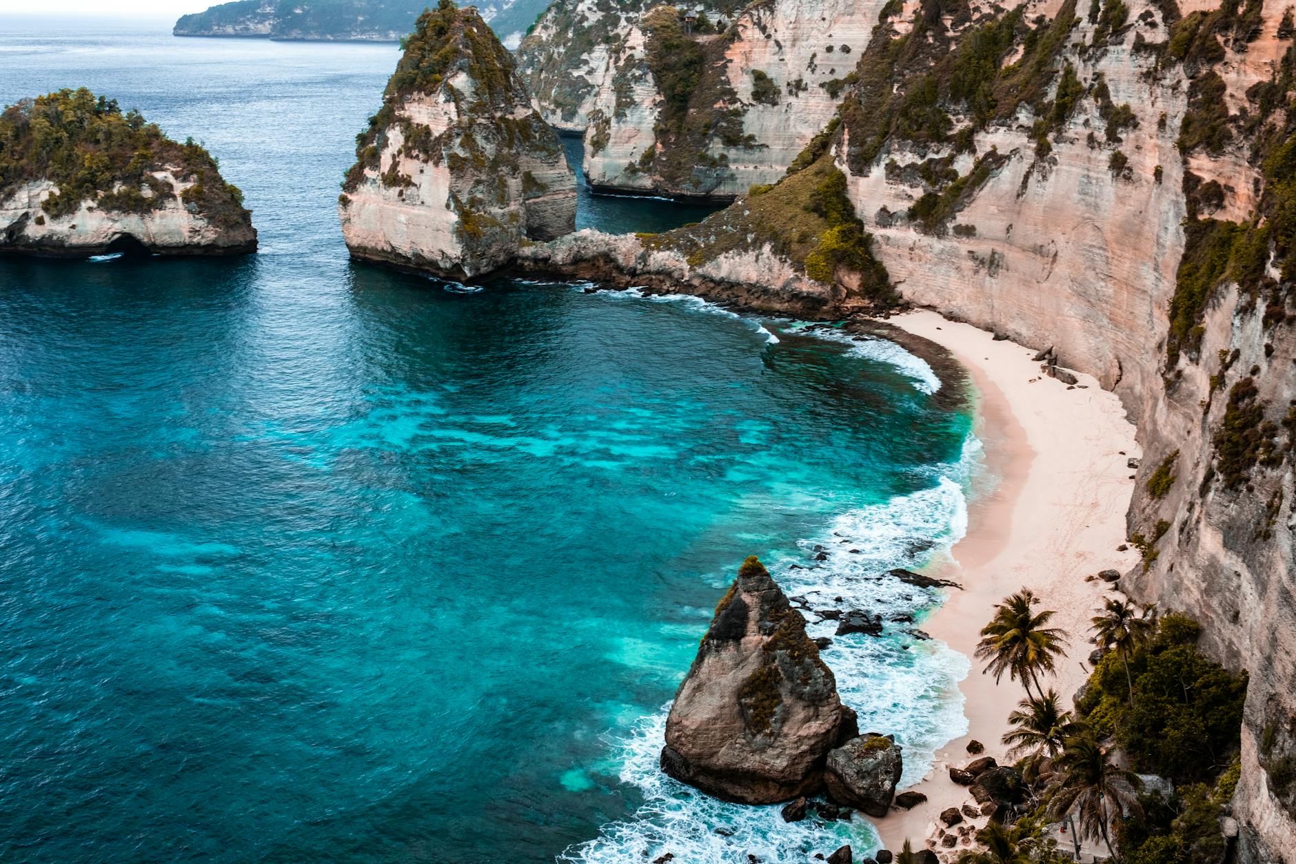 Buying Property in St Kitts and Nevis From the UK: A Currency Guide