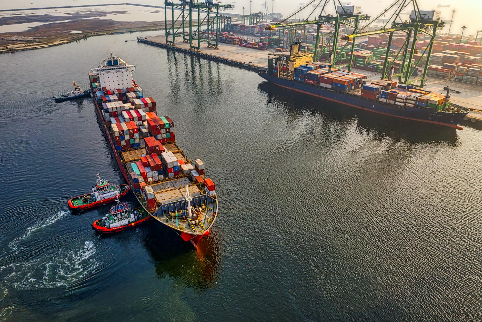 Letter of Credit FX for UK Exporters: How to Hedge
