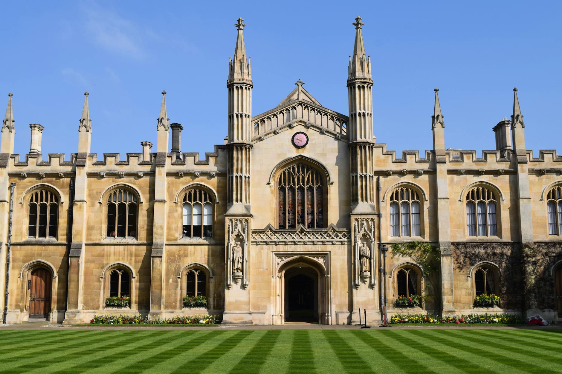 Cambridge Independent Schools: A Guide for Overseas Families Paying UK Fees
