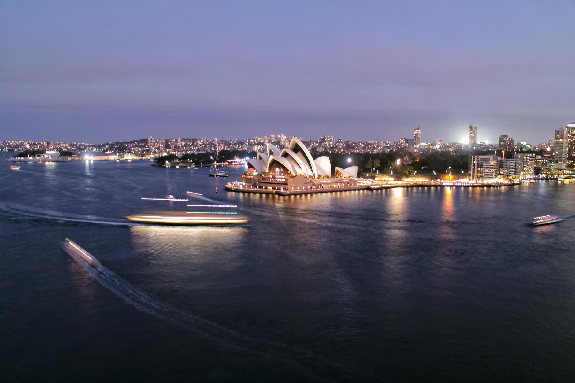 Moving to Australia from the UK: Currency & Transfer Guide 2026