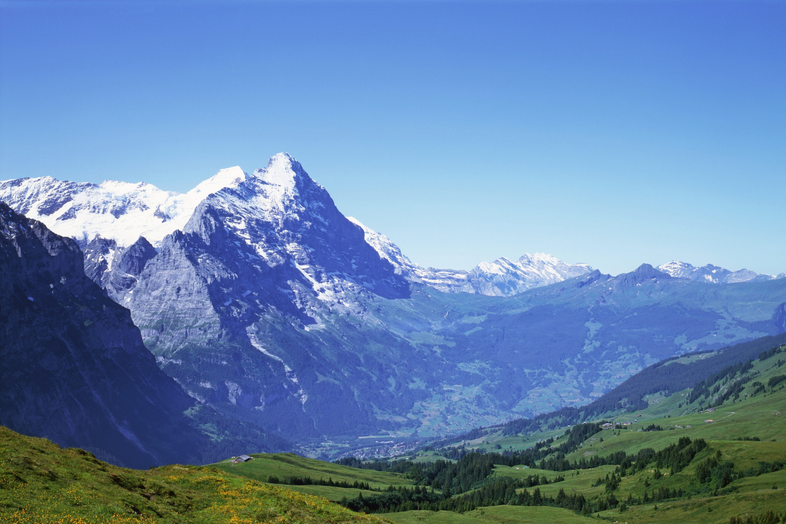 Buying Property in Switzerland From the UK: A Currency Guide