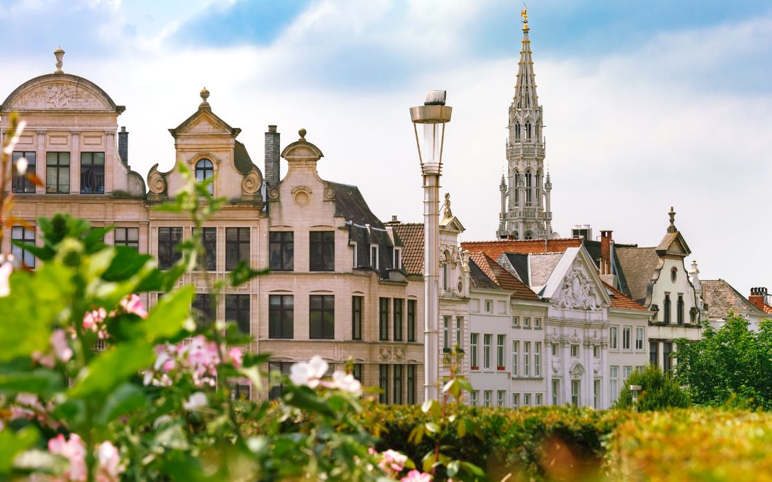 Renting a Property Abroad: A UK Currency Guide